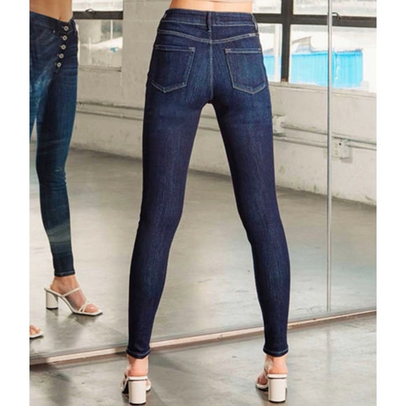 ✨Birdie • High Rise Super Skinny Jeans - Curvy - Picture 3 of 11